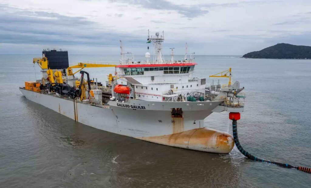 Draga que irá aprofundar canal da Baia Babitonga tem 166 metros de extensão – Foto: Reprodução/PSFS