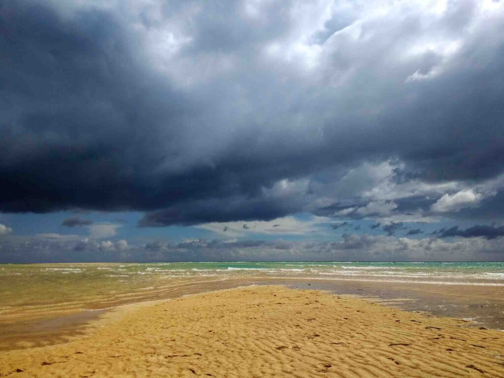 Tempestade-se-formando-na-praia